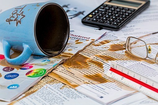 What are the top two reasons that cause businesses to collapse?